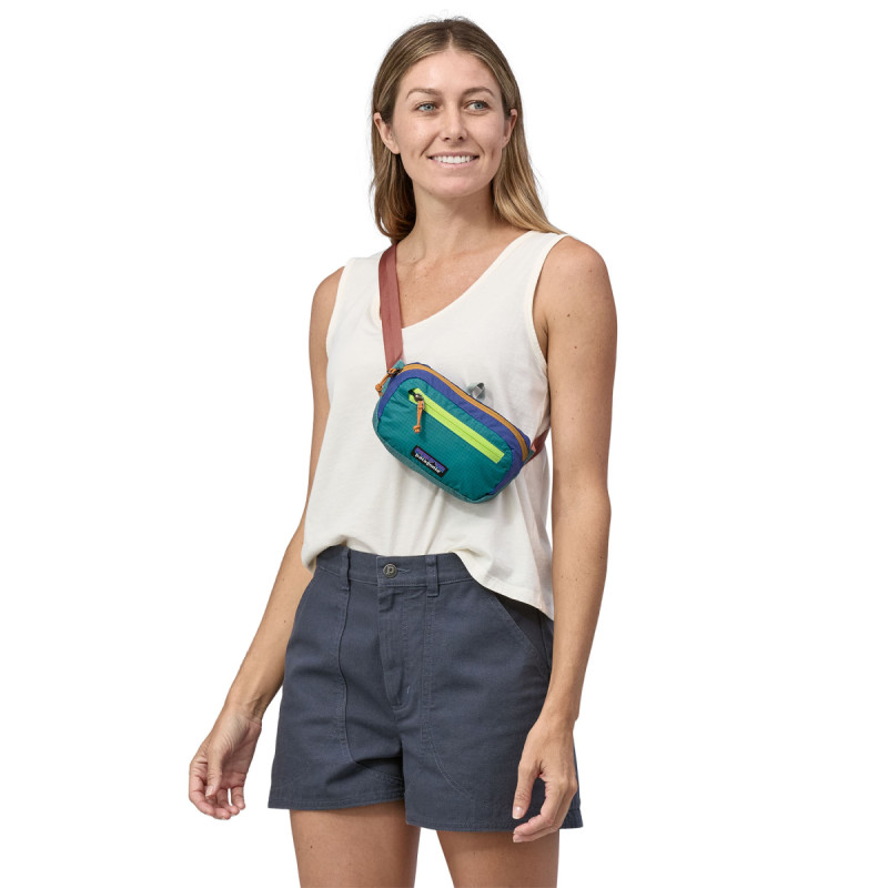 Ľadvinka Patagonia ULTRALIGHT BLACK HOLE MINI HIP  - svetlo zelená