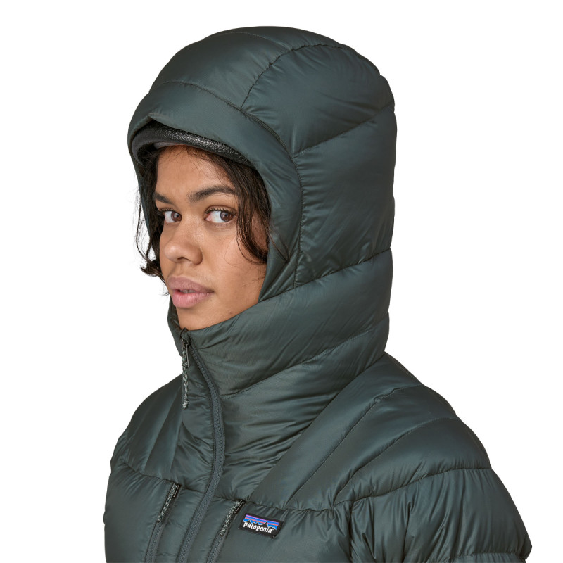 Dámska bunda Patagonia FITZ ROY DOWN HOODY  - tmavo ružová