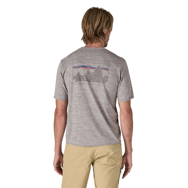 Pánske funkčné tričko Patagonia CAPILENE COOL DAILY GRAPHIC SHIRT  - svetlo šedá