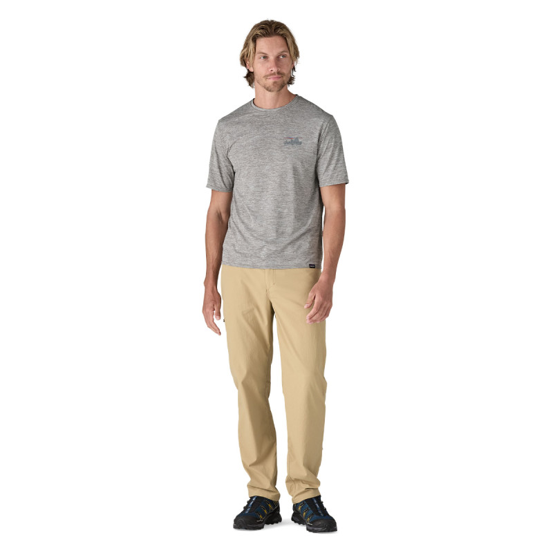 Pánske funkčné tričko Patagonia CAPILENE COOL DAILY GRAPHIC SHIRT  - svetlo šedá