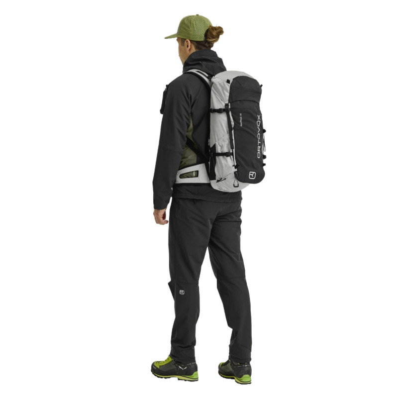 Batoh Ortovox TRAVERSE PURE 30 L  - černá