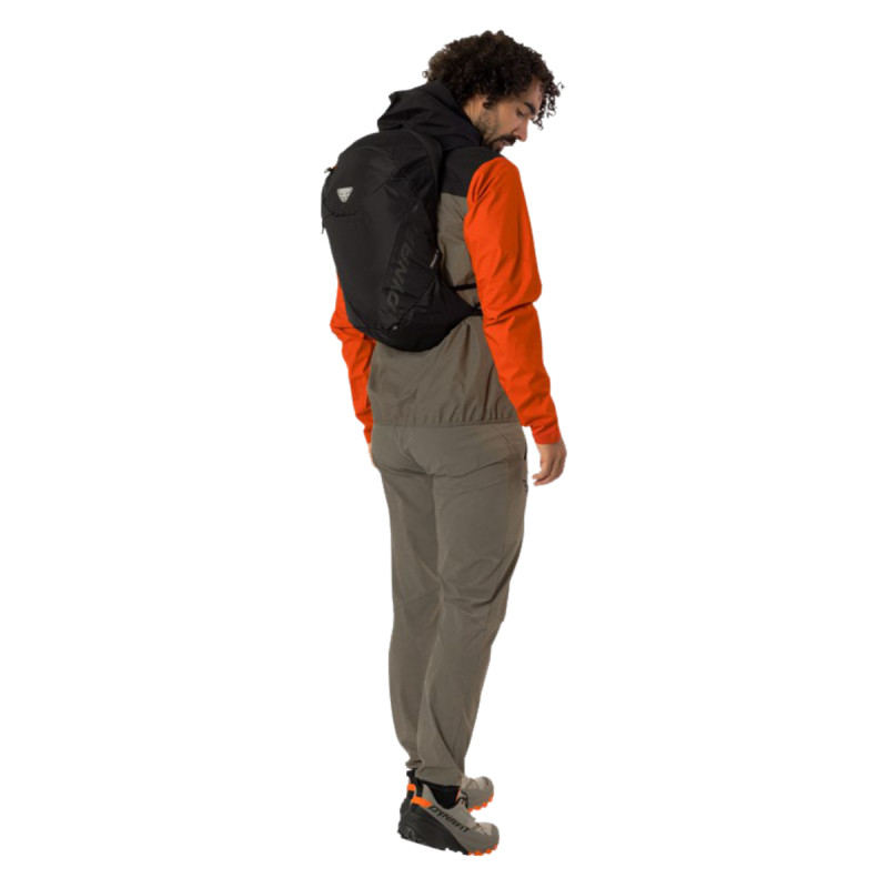 Turistické batoh Dynafit TRAVERSE 16 L  - černá