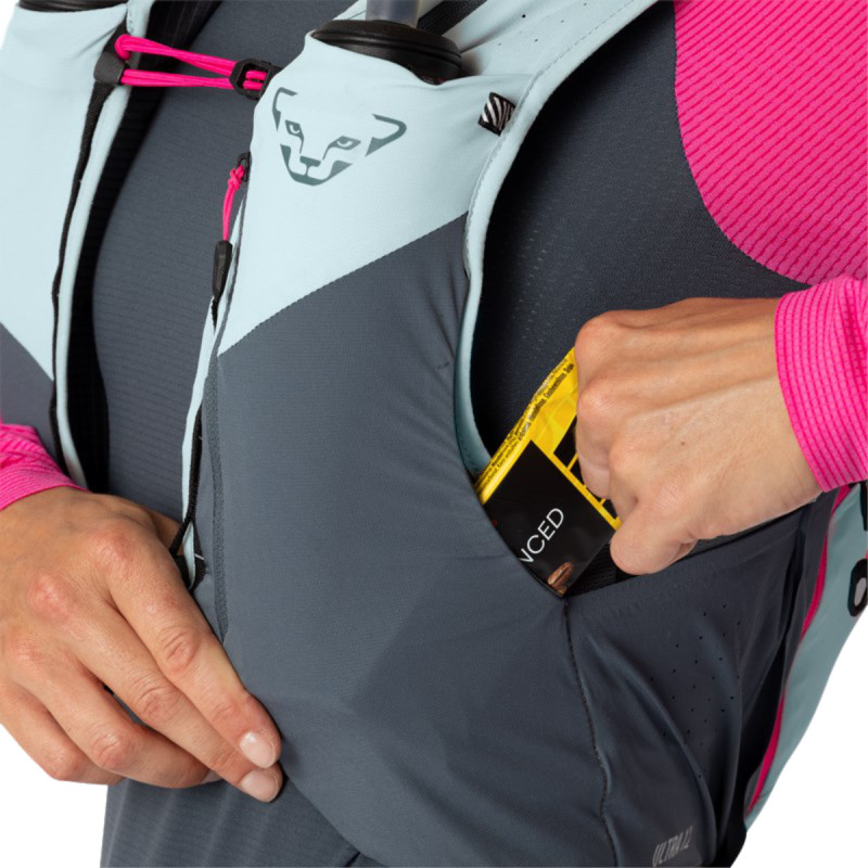 Běžecká vesta Dynafit ULTRA 12 VEST  - světle šedá